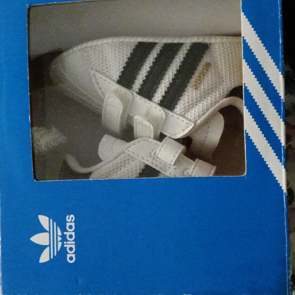 Baby soft bottom sneakers 1k size white
